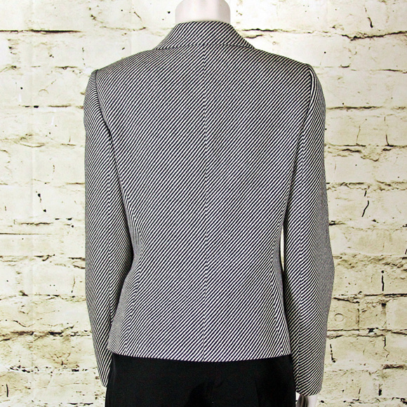 Tahari Blazer/ Black & Grey Zebra /Wool Blend / 6 - Picture 7 of 8